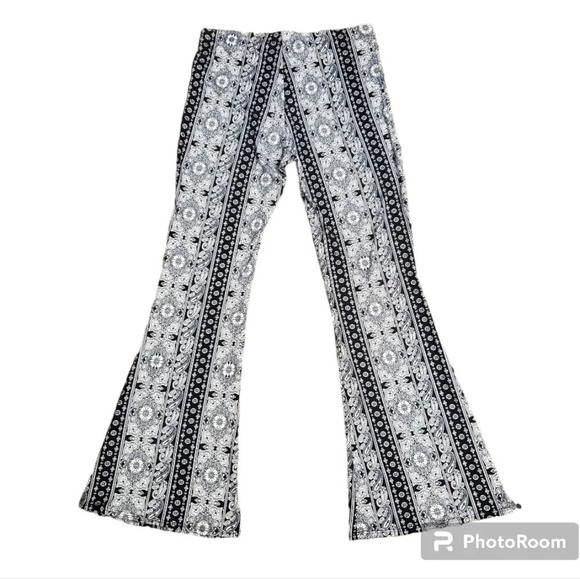 NWT Papaya Women's Paisley Flare Leg Bohemian Pants L - Picture 3 of 6